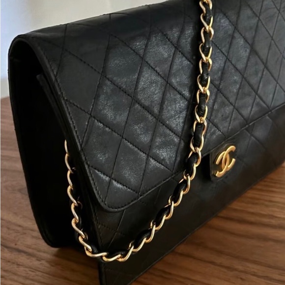 CHANEL Matelasse Lambskin Pushlock Chain Shoulder Bag Black - Picture 4 of 6